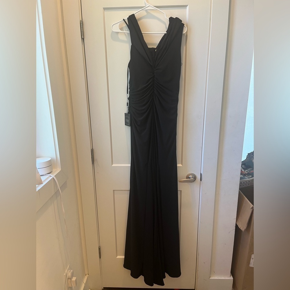 Ieena for Mac Duggal Ruched One-Shoulder Trumpet Gown size 6 - Picture 4 of 10